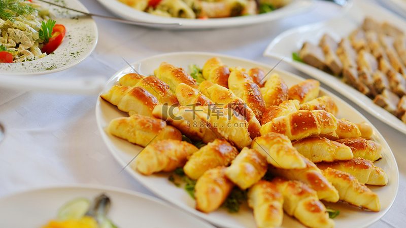 办公室零食新宠：揭秘适合工作的坚果炒货